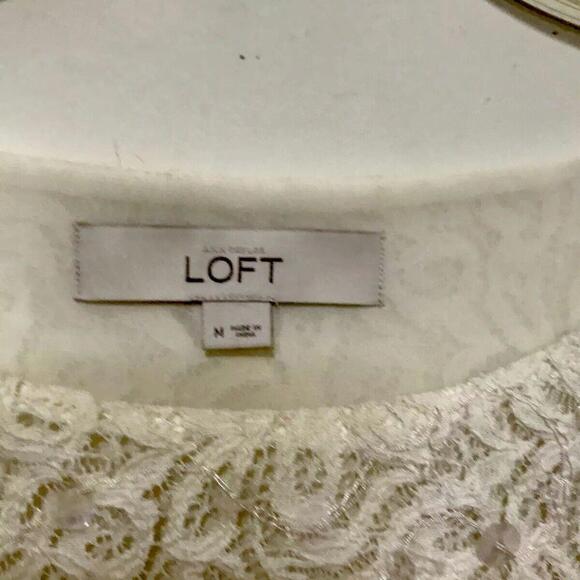 Loft Women’s Blouse Size M Beige Short Sleeve - Picture 2 of 9